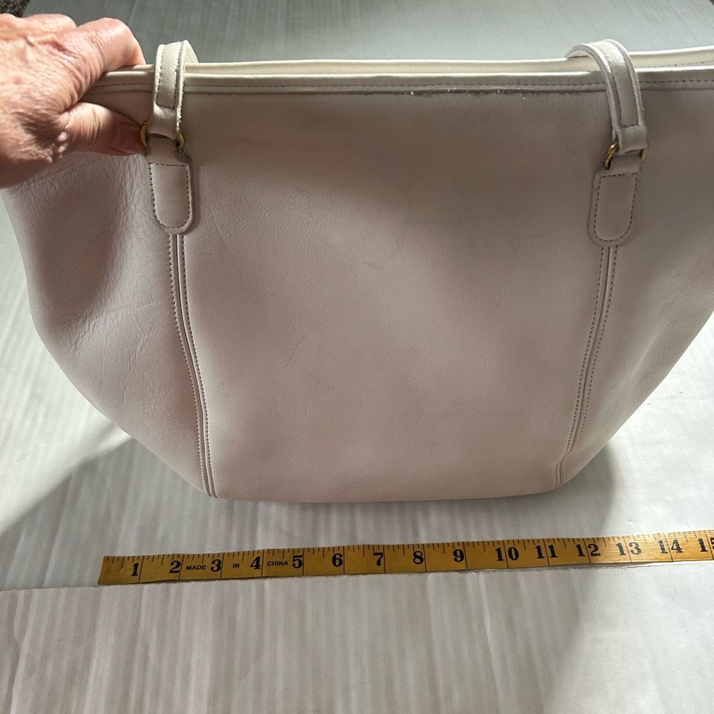 Coach Vintage White Leather Shoulder Tote 9998 Bag - Picture 11 of 16